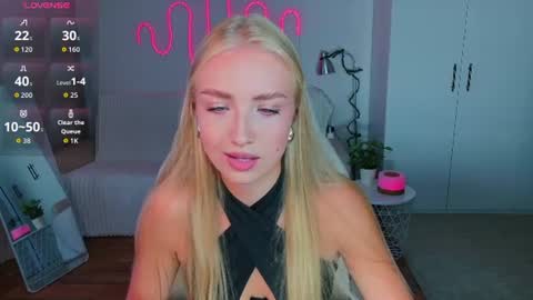 TessaHamilton online show from 07-10-26, 01:03