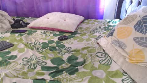 Snapshot of tessayleo_13 chatting on 01-22-25, 08:06 tessa y leo online show from 01-22-25, 08:06