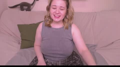 Snapshot of tesspleasure chatting on 12-28-24, 10:14 TESSA online show from 12-28-24, 10:14