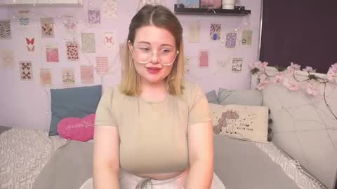 Snapshot of tesspleasure chatting on 01-27-25, 12:58 TESSA online show from 01-27-25, 12:58