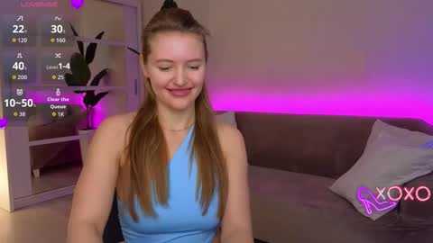 TessaHart online show from 11-19-25, 02:17