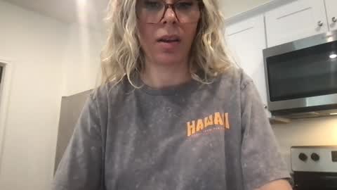 Daphne Summers online show from 10-28-25, 04:31