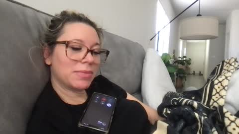 Daphne Summers online show from 11-04-25, 04:17