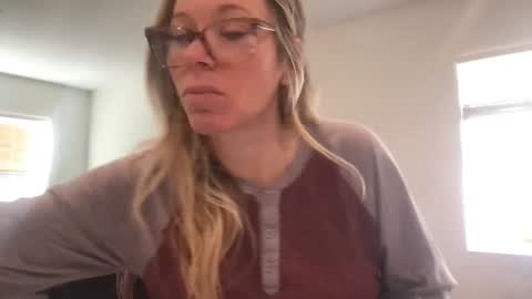 Daphne Summers online show from 11-22-25, 03:44