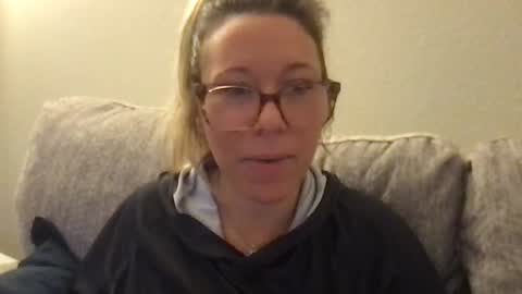 Snapshot of texas_blonde chatting on 04-30-26, 01:34 Daphne Summers online show from 04-30-26, 01:34
