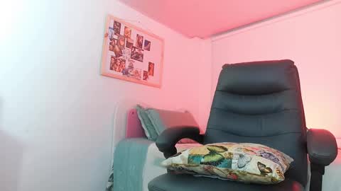 texas_curvykitten online show from 03-01-26, 09:00