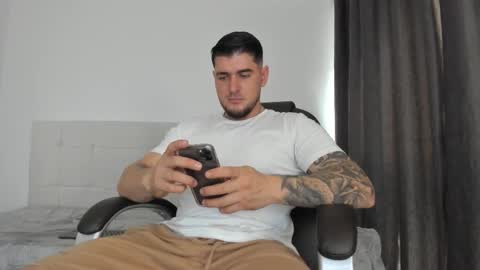 Snapshot of teylor_creed chatting on 11-28-25, 07:49 teylor creed online show from 11-28-25, 07:49