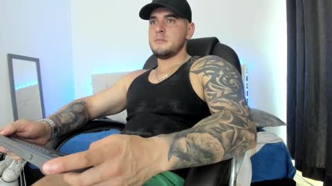 Snapshot of teylor_creed chatting on 12-14-25, 06:23 teylor creed online show from 12-14-25, 06:23