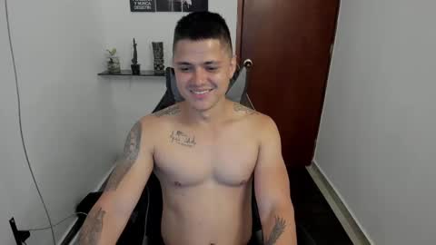 Snapshot of teylor_fel chatting on 01-25-25, 03:51 Teylor Fel online show from 01-25-25, 03:51