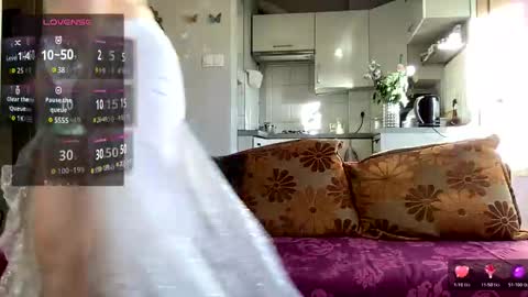 Teylor online show from 11-06-25, 01:45