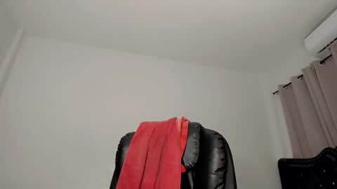 Snapshot of tgirl_luna69 chatting on 05-15-26, 10:00 Luna online show from 05-15-26, 10:00