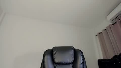 Snapshot of tgirl_luna69 chatting on 06-23-26, 06:17 Luna online show from 06-23-26, 06:17