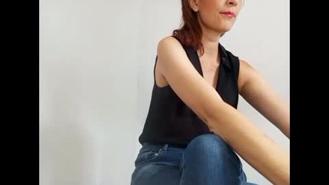 Snapshot of thalia_serrano chatting on 02-10-26, 03:49 thalia_serrano online show from 02-10-26, 03:49