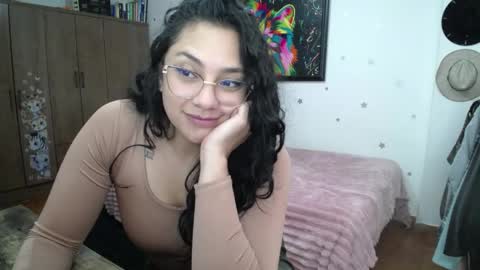 Snapshot of thaliacooper chatting on 06-06-26, 09:52 online show from 06-06-26, 09:52