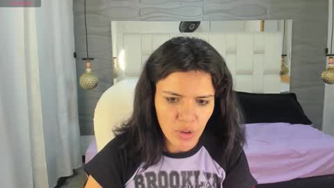 Snapshot of thalialopez chatting on 02-17-26, 10:45 Thalia online show from 02-17-26, 10:45