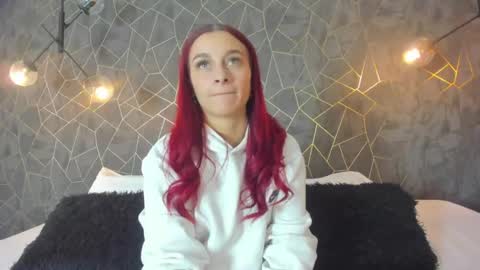 Snapshot of thalira_angels chatting on 05-27-26, 06:27 THALIRA ANGELS online show from 05-27-26, 06:27