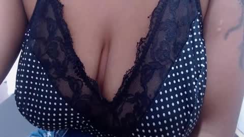 Snapshot of thaly_pervert chatting on 04-15-26, 07:58 Thalia online show from 04-15-26, 07:58