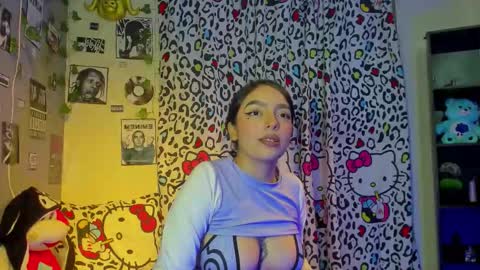 Snapshot of thania_777 chatting on 10-30-25, 11:05 Thania online show from 10-30-25, 11:05