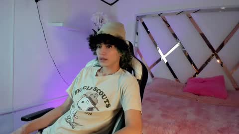 Snapshot of thanier_18 chatting on 05-17-26, 06:48 thanier_18 online show from 05-17-26, 06:48