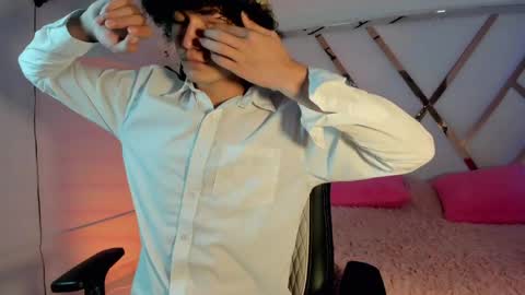 Snapshot of thanier_18 chatting on 05-19-26, 08:15 thanier_18 online show from 05-19-26, 08:15