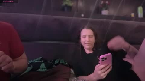 Missy and Daddy online show from 11-06-25, 03:24