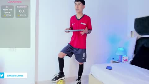 Thayler  online show from 01-12-25, 11:28