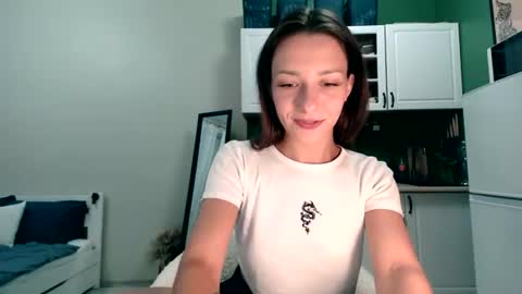 Mia 3 online show from 07-26-26, 07:43