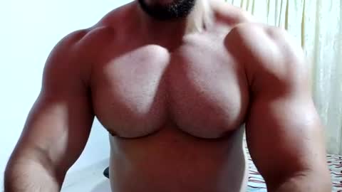 Snapshot of the_beastmuscle chatting on 06-30-26, 08:21 beast online show from 06-30-26, 08:21