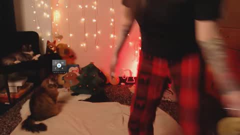 Giovanna online show from 12-19-25, 01:45