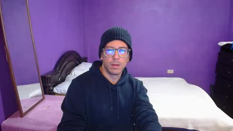 Snapshot of the_elemental_cb chatting on 01-12-26, 05:51 Sir. Anderssen online show from 01-12-26, 05:51