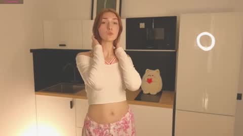 Snapshot of the_enchantres chatting on 02-18-25, 03:31 Tracy online show from 02-18-25, 03:31