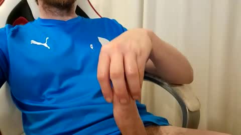 Snapshot of the_hard_baguette chatting on 03-05-26, 01:56 La Baguette dure online show from 03-05-26, 01:56