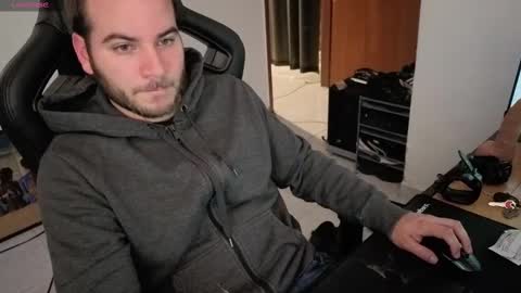 Snapshot of the_king74 chatting on 09-26-25, 02:37 the_king74 online show from 09-26-25, 02:37