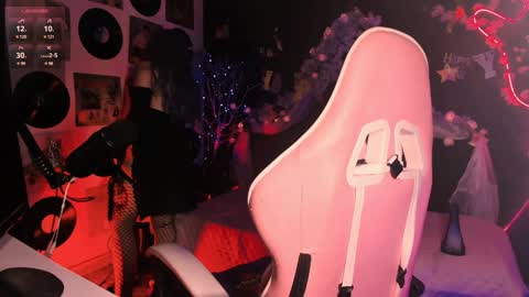 ...  ... online show from 01-07-25, 06:38