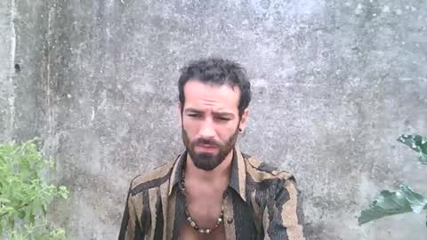 Snapshot of the_nomad_show chatting on 10-12-25, 01:21 T online show from 10-12-25, 01:21