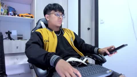 Snapshot of the_weed_guys chatting on 10-07-25, 06:10 Danny online show from 10-07-25, 06:10