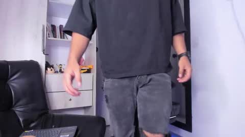 Snapshot of the_weed_guys chatting on 11-09-25, 10:52 Danny online show from 11-09-25, 10:52