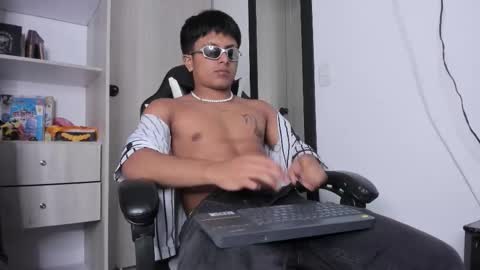 Snapshot of the_weed_guys chatting on 11-25-25, 01:16 Danny online show from 11-25-25, 01:16