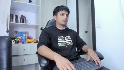 Snapshot of the_weed_guys chatting on 11-28-25, 01:30 Danny online show from 11-28-25, 01:30