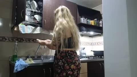 theauroramae -  online show from 01-09-25, 03:47