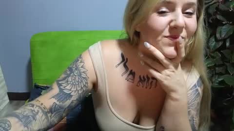 theauroramae -  online show from 01-15-25, 03:54