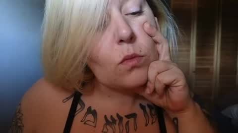 Snapshot of theauroramae chatting on 06-18-26, 03:49 theauroramae - online show from 06-18-26, 03:49