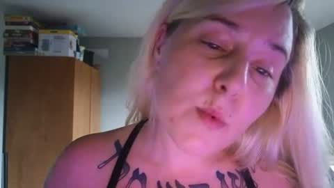 Snapshot of theauroramae chatting on 07-04-26, 01:45 theauroramae - online show from 07-04-26, 01:45