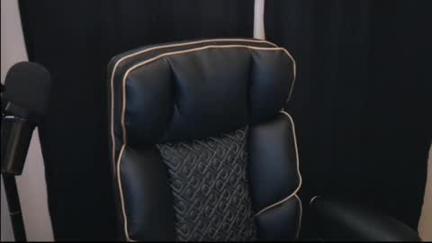 The Bear King online show from 04-19-26, 01:05