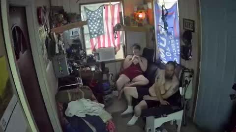 Snapshot of thebi420couple chatting on 06-11-26, 10:35 THEBI420COUPLE online show from 06-11-26, 10:35