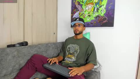 Snapshot of theblack_frank chatting on 12-02-25, 12:43 theblack_frank online show from 12-02-25, 12:43