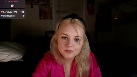Snapshot of thedancingalien chatting on 05-01-26, 04:39 Kassandra Grant online show from 05-01-26, 04:39