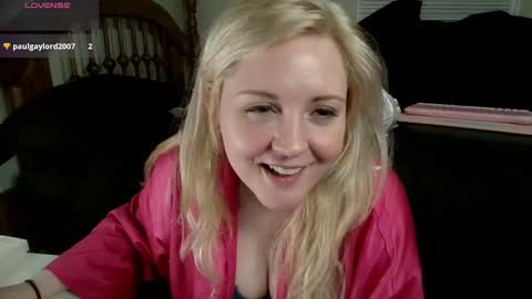 Snapshot of thedancingalien chatting on 05-20-26, 05:24 Kassandra Grant online show from 05-20-26, 05:24