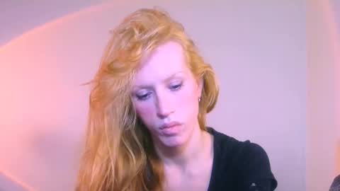 Snapshot of thedollxxxperience chatting on 12-18-25, 04:57 Yolanda online show from 12-18-25, 04:57