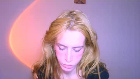 Snapshot of thedollxxxperience chatting on 02-15-26, 06:04 Yolanda online show from 02-15-26, 06:04